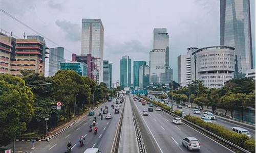 巴菲特分析特朗普关税威胁对美国股市的可能影响